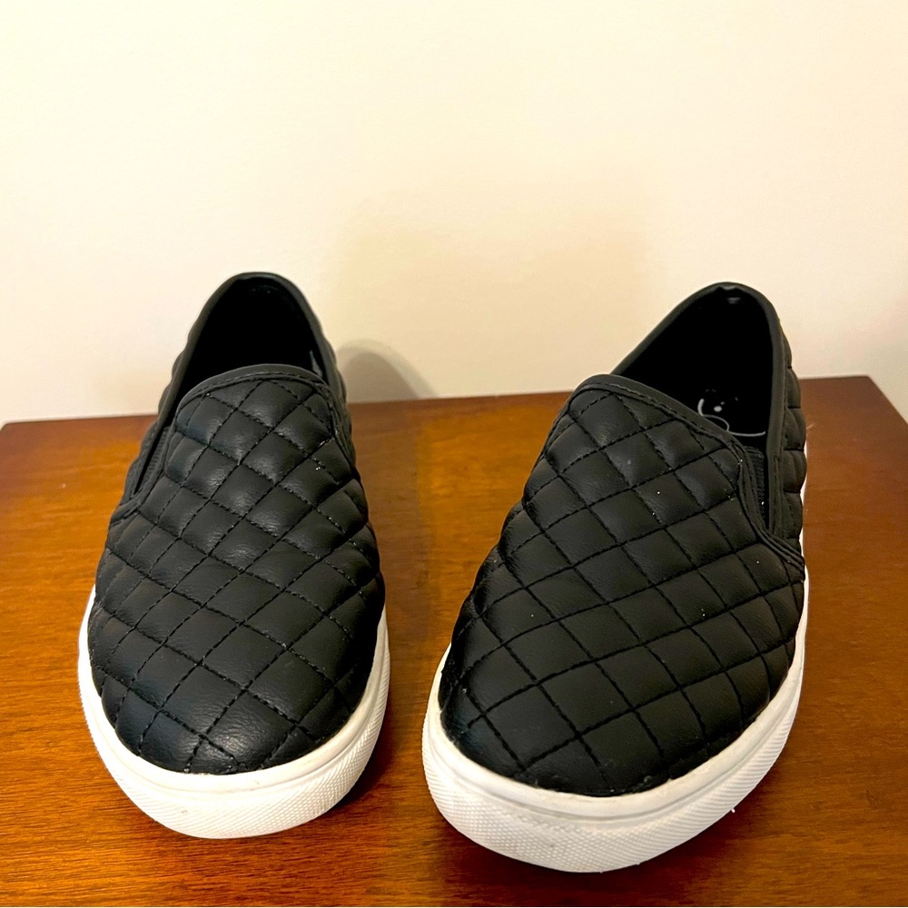 Black Quilted Cat & Jack Slides Size 1